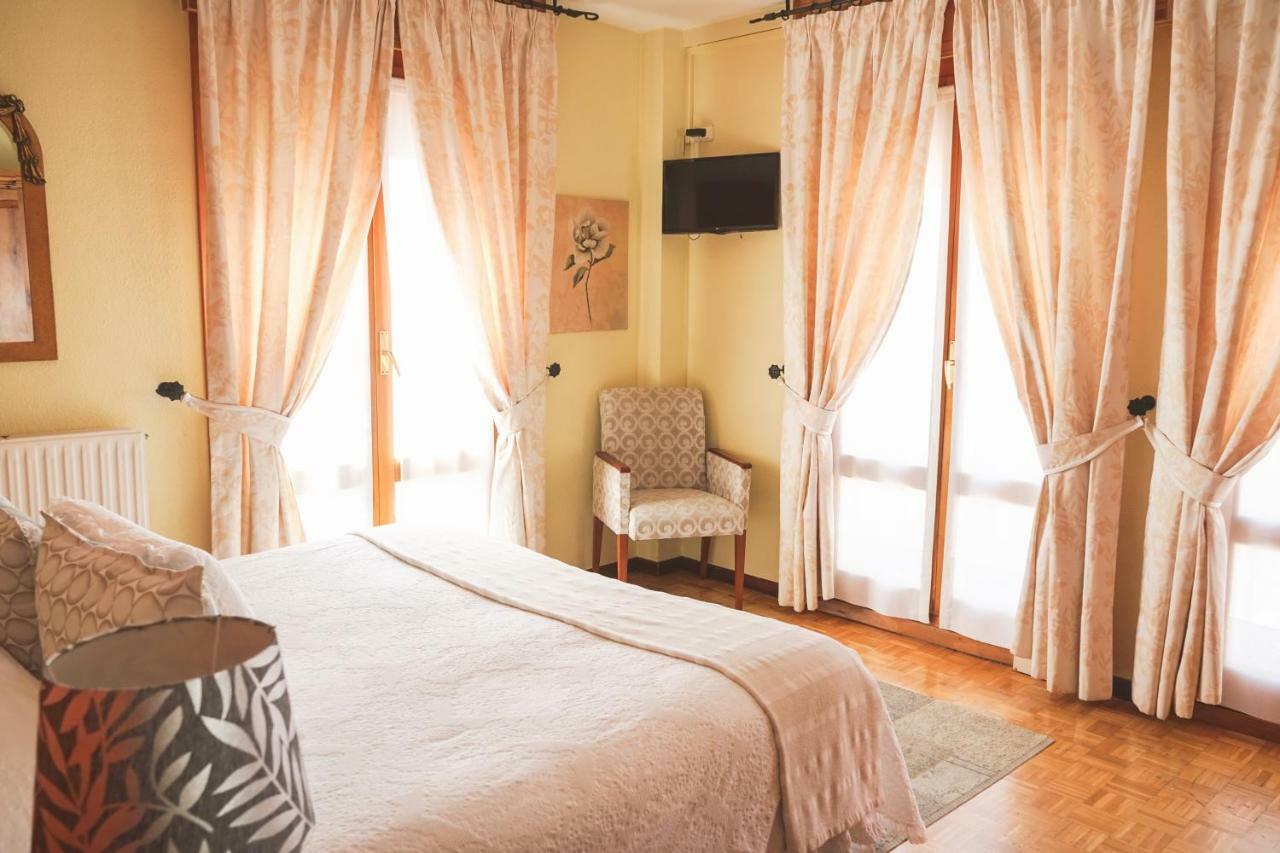 Hostal Docar Lerma Buitenkant foto